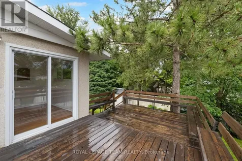 40 Woodmount Crescent Ottawa ON K2E 5R1