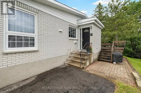 40 Woodmount Crescent Ottawa ON K2E 5R1