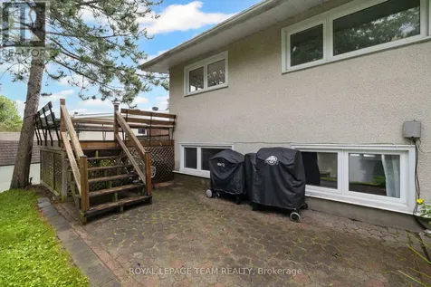 40 Woodmount Crescent Ottawa ON K2E 5R1