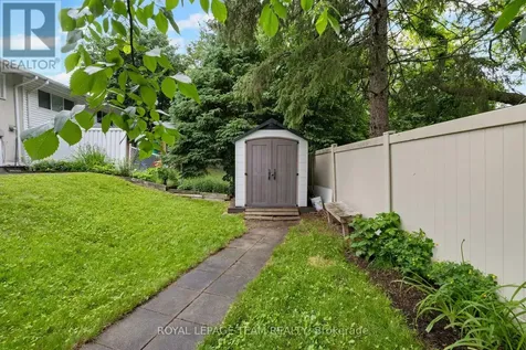 40 Woodmount Crescent Ottawa ON K2E 5R1