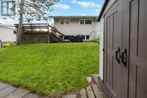 40 Woodmount Crescent Ottawa ON K2E 5R1