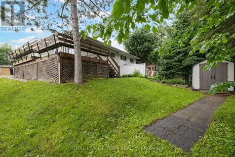 40 Woodmount Crescent Ottawa ON K2E 5R1