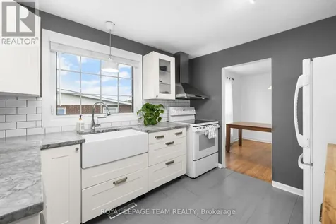 40 Woodmount Crescent Ottawa ON K2E 5R1