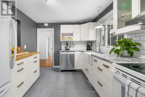 40 Woodmount Crescent Ottawa ON K2E 5R1