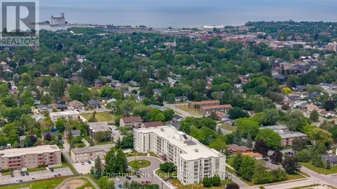 172 Eighth Street Collingwood ON L9Y 4T2