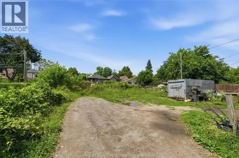 736 Brant Street Windsor ON N9A 3E8