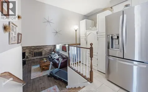 1705 Southdale Windsor ON N8W 4W8