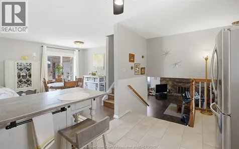 1705 Southdale Windsor ON N8W 4W8