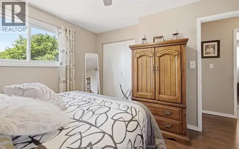 1705 Southdale Windsor ON N8W 4W8