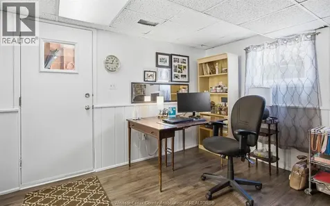 1705 Southdale Windsor ON N8W 4W8