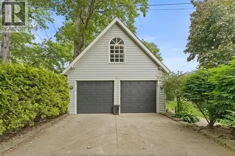 12746 Riverside Drive Tecumseh ON N8N 1A3