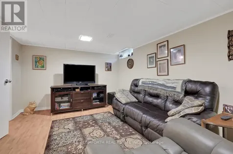 6426 Nuggett Drive Ottawa ON K1C 4X8