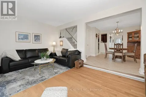 6426 Nuggett Drive Ottawa ON K1C 4X8