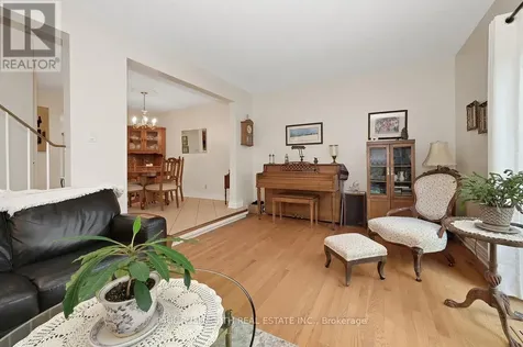 6426 Nuggett Drive Ottawa ON K1C 4X8