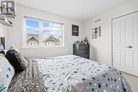113 Dagenham Street Ottawa ON K2S 2N5