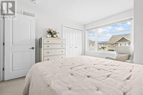 113 Dagenham Street Ottawa ON K2S 2N5