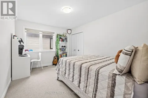 113 Dagenham Street Ottawa ON K2S 2N5
