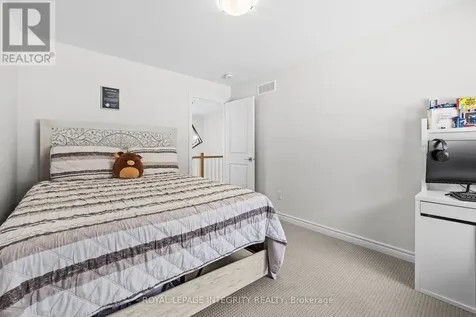 113 Dagenham Street Ottawa ON K2S 2N5