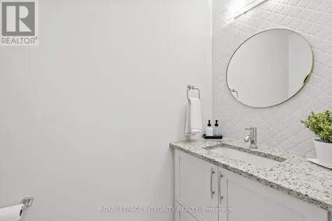 113 Dagenham Street Ottawa ON K2S 2N5
