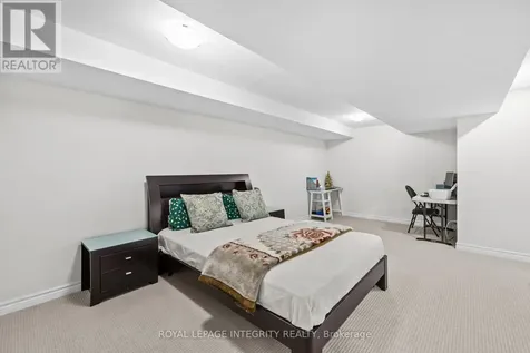 113 Dagenham Street Ottawa ON K2S 2N5