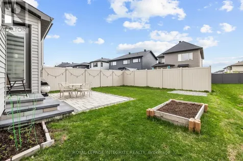 113 Dagenham Street Ottawa ON K2S 2N5