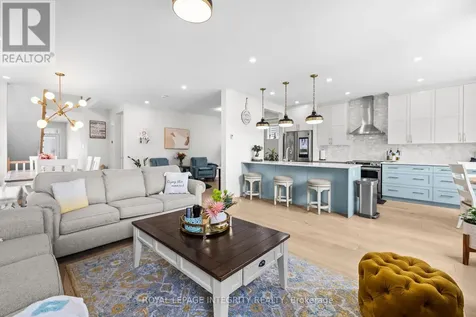 113 Dagenham Street Ottawa ON K2S 2N5