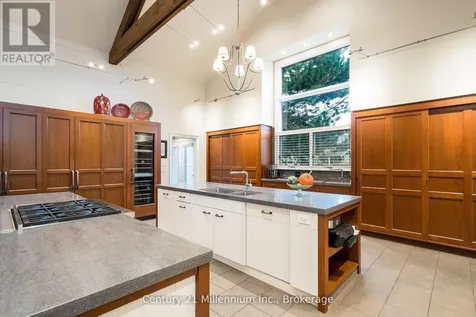 160 Grand Cypress Lane Blue Mountains ON L9Y 0K8