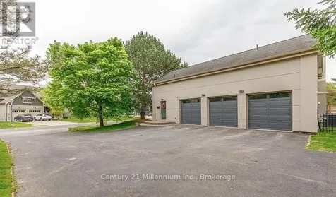 160 Grand Cypress Lane Blue Mountains ON L9Y 0K8