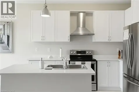 27 Robbins Ridge Paris ON N3L 0H2