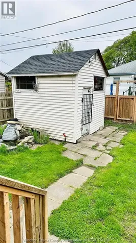 3519 Tecumseh Road West Windsor ON N9C 2B6