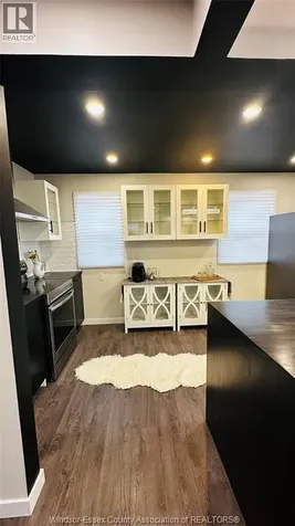 3519 Tecumseh Road West Windsor ON N9C 2B6