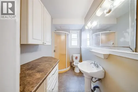 1282 George Avenue Windsor ON N8Y 2X6