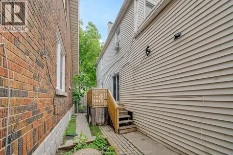 1282 George Avenue Windsor ON N8Y 2X6