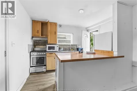 722 Brant Street Windsor ON N9A 3E8