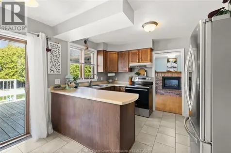 9 Sherwood Leamington ON N8H 4V1