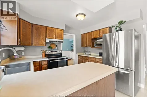 9 Sherwood Leamington ON N8H 4V1