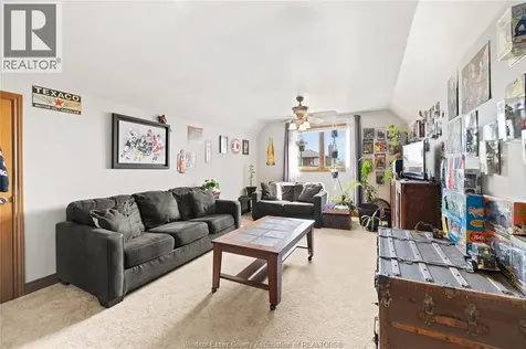 9 Sherwood Leamington ON N8H 4V1