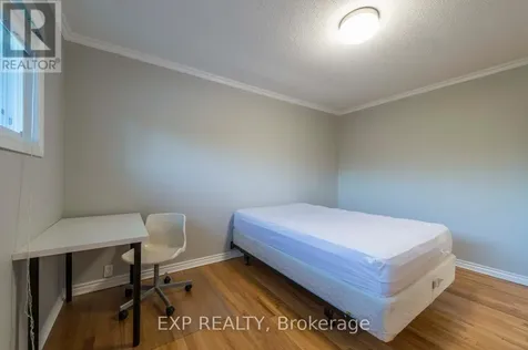 107 Hilliard Avenue Ottawa ON K2E 6C5