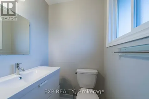 107 Hilliard Avenue Ottawa ON K2E 6C5