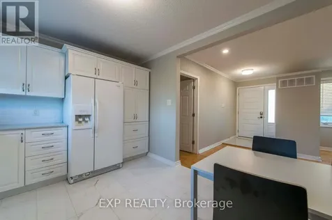 107 Hilliard Avenue Ottawa ON K2E 6C5