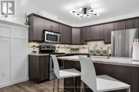 135 Harthill Way Ottawa ON K2J 5V1