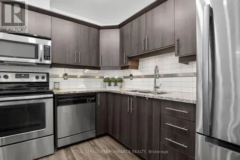 135 Harthill Way Ottawa ON K2J 5V1