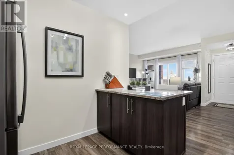 135 Harthill Way Ottawa ON K2J 5V1