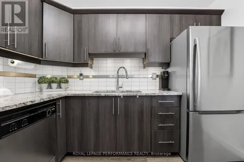 135 Harthill Way Ottawa ON K2J 5V1