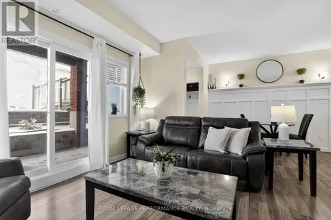135 Harthill Way Ottawa ON K2J 5V1
