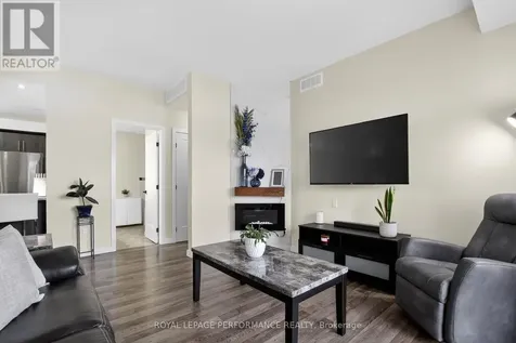135 Harthill Way Ottawa ON K2J 5V1