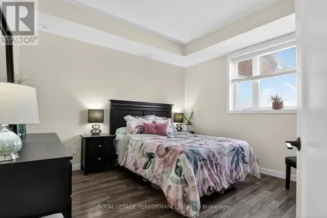 135 Harthill Way Ottawa ON K2J 5V1