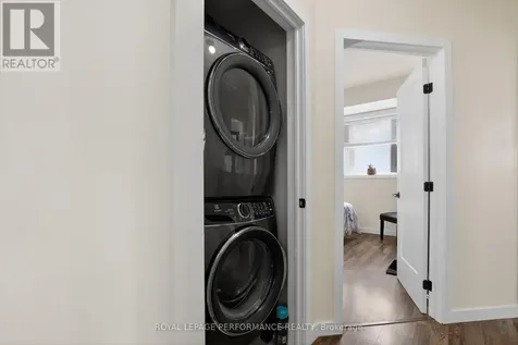 135 Harthill Way Ottawa ON K2J 5V1