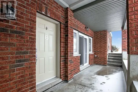 135 Harthill Way Ottawa ON K2J 5V1