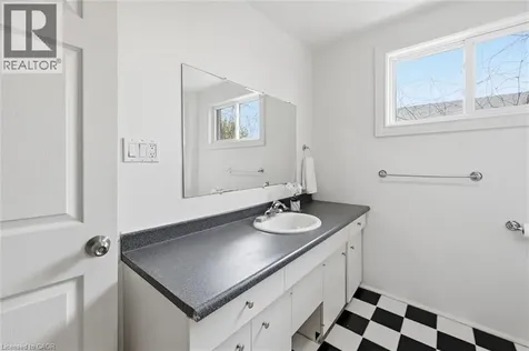 355 Cumberland Avenue Hamilton ON L8M 2A5